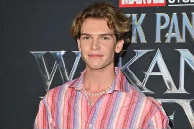 Complète les paroles de la chanson "Même pas mal" interprétée par Louis : 
"Dis-moi comment tu fais
C'était pas le projet
Toi même pas mal".