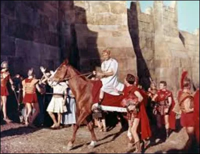 Dans "Les Horaces et les Curiaces", sorti en 1961, quel acteur, connu pour ses rôles dans les films noirs et les westerns, est Horace ?