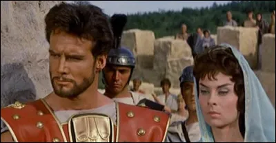 Le film "La Guerre de Troie", sorti en 1961, s'inspire librement de la légende grecque de la guerre de Troie : quel héros troyen, interprété par Steve Reeves, place-t-il au premier plan ?