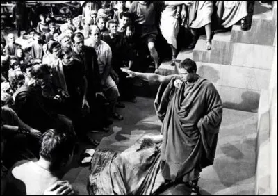 Dans "Jules César" de Mankiewicz, sorti en 1953, quel acteur est Marc-Antoine ?