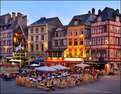 Quelle est la préfecture en T du département d'Indre-et-Loire ?