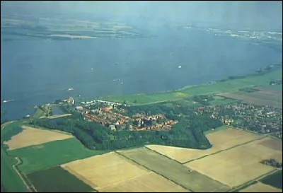 Il lui arrive de faire des tours, c'est le...