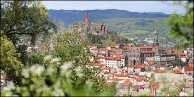Laquelle de ces réponses n'a aucun rapport avec la ville du Puy-en-Velay.