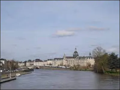 Quel est le gentilé des habitants de Château-Gontier (Mayenne) ?