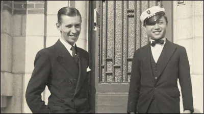 En 1934, où Hergé rencontre-t-il Tchang Tchong-jen, un étudiant chinois qui l'inspire pour créer le personnage de Tchang ?