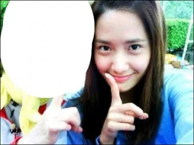 Qui est avec Yoona ?
