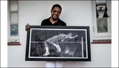 En saut en hauteur, quel est le record du monde masculin détenu par Javier Sotomayor ?