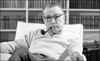Littérature : 
Romancier franco-belge, Georges Simenon est né à Liège en 1903 et mort à Lausanne en 1989. Il est resté célèbre, notamment, pour la création du personnage du commissaire Maigret, et comme auteur de 75 romans et 28 nouvelles écrites de 1931 à 1972. De ces trois ouvrages, lequel n'est pas de lui, mais de Agatha Christie ?