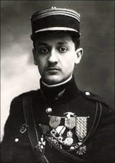 Histoire : 
Georges Guynemer est un as de l'aviation de la Première Guerre mondiale. Né à Paris le 24 décembre 1894, il se fait descendre le 11 septembre 1917 au-dessus de la commune belge de Langemark-Poelkapelle. Combien de victoires homologuées lui sont attribuées ?