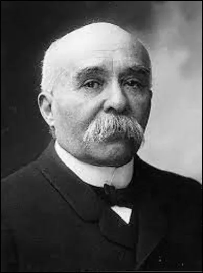 Politique : 
Né le 28 septembre 1841 et mort le 24 novembre 1929, Georges Clemenceau est un homme politique. Il fut dans sa carrière président du Conseil municipal de Paris, député, sénateur, ministre de l'Intérieur, ministre de la Guerre, président du Conseil des ministres français. Aimé ou pas, il eut durant sa carrière nombres de surnoms. Lequel ne lui fut jamais attribué ?