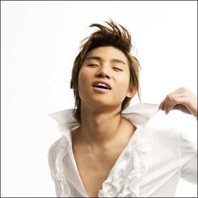 Quel est le titre du premier single de Daesung ?