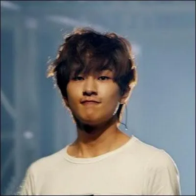 Pour le live de quel Tube des SHINee, Onew tait-il habill ainsi ?