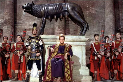 Dans "la Chute de l'Empire romain", quel empereur est joué par Christopher Plummer ?