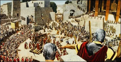 Dans le "Roi des rois", quel personnage de l'histoire romaine apparait au début du film, joué par Conrado San Martín ?