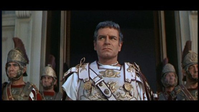 Quel personnage de l'histoire romaine est incarné par Laurence Oliver dans "Spartacus" ?