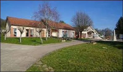 Village de Bourgogne-Franche-Comté, dans l'aire d'attraction Vésulienne, Vallerois-Lorioz se situe dans le département ...