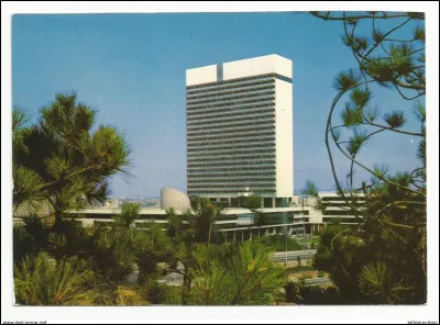 Qu'est-ce qui peut être allongée, globuleuse, réniforme ou disciforme ?