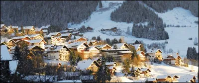 Dans quel département la commune de Châtel est-elle située ?