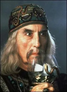 Avant d'tre le sorcier malfique du Seigneur des Anneaux, Christopher Lee tait Azaret dans le tlfilm d'hroic fantasy :