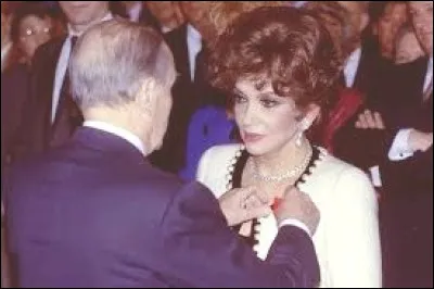 À quel âge décède cette grande actrice le 16 janvier 2023 ?