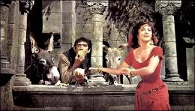 Quel est le partenaire masculin d'Esméralda dans le film "Notre-Dame de Paris" en 1956 ?