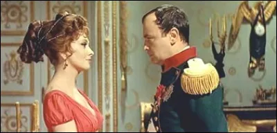 Dans quel film historique partage-t-elle l'écran avec Raymond Pellegrin en Napoléon Ier ?