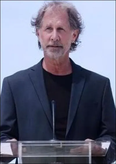 Et lui, comment s'appelle-t-il ?