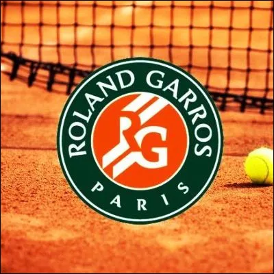 Quelle joueuse de tennis, triple vainqueur à Roland-Garros, a remporté quatre médailles olympiques entre 1992 et 1996 ?