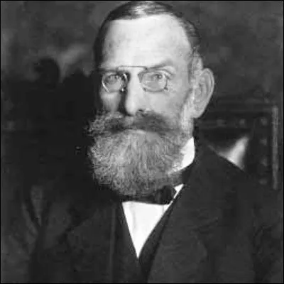 Quel plat suisse, généralement consommé au petit déjeuner, a été développé par un médecin dans les années 1900 ?