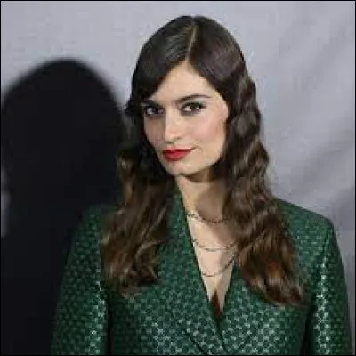 Complétez le titre de cette chanson de Clara Luciani sorti en 2021 : "Respire...