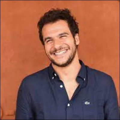 Avec qui Amir partage-t-il un duo sur la chanson "Grandir" sorti en 2023 ?