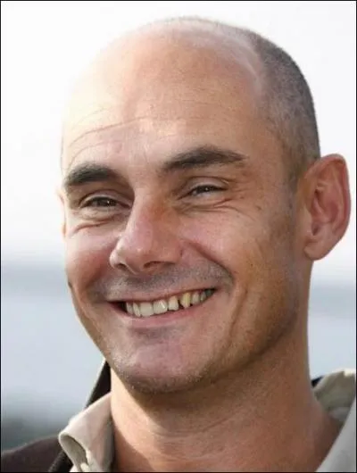 1 sur 3 , mais il n'est pas mconnu, c'est Bernard ...