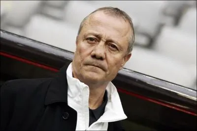 Bras droit de Aulas, il a t Champion d'Europe en 1984 et 3 fois champion de France et 3 fois vainqueur de la Coupe de France, c'est Bernard ...