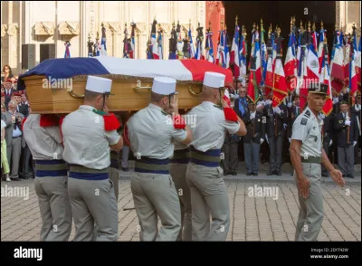 Quel complot a été fait le 21 avril 1961 par Maurice Challe, Edmond Jouhaud, Raoul Salan et André Salan ?