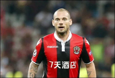 Avec quel club fran&ccedil;ais s'engage-t-il en 2017 apr&egrave;s &ecirc;tre rest&eacute; 5 saisons au Galatasaray en Turquie ?