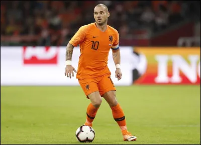 Wesley Sneijder est le joueur le plus cap&eacute; de la s&eacute;lection n&eacute;erlandaise. (Joueur ayant jou&eacute; le plus de match)