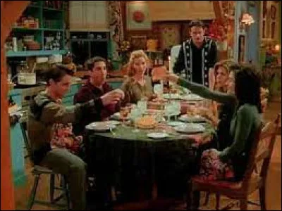 Épisode 9 : Celui qui parle au ventre de sa femme
Pourquoi la bande est-elle montée sur le toit le soir de Thanksgiving ?