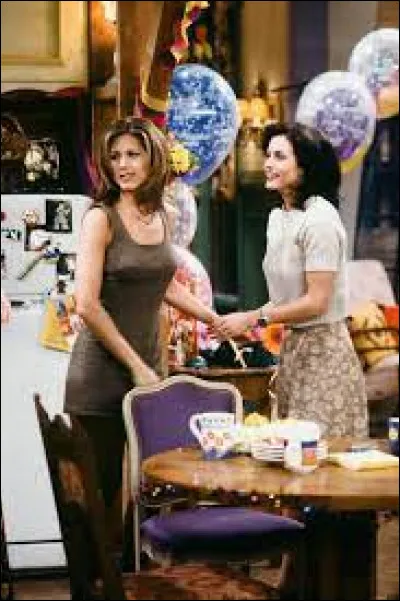 Épisode 24 : Celui qui fait craquer Rachel
Qu'est-ce que Ross offre à Rachel pour son anniversaire ?