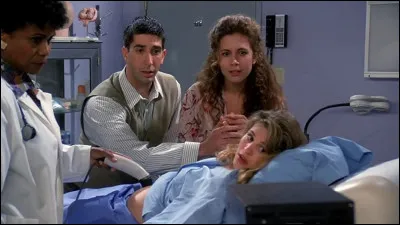 Épisode 2 : Celui qui est perdu 
Où Rachel a-t-elle perdu la bague de fiançailles qu'elle doit rendre à Barry ?