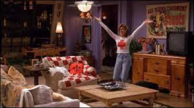 Épisode 6 : Celui qui est verni
De quel acteur, Joey est-il engagé comme doublure fesses ?