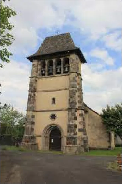 Voici l'église Saint-Martin à Barriac-les-Bosquets. Village d'Auvergne-Rhône-Alpes, il se situe dans le département ...