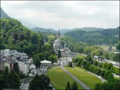 C'est un miracle, la ville de Lourdes se situe dans le département ...
