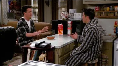 Épisode 16 : Celui qui vit sa vie.
Qu'est-ce qui conduit à la dispute entre Chandler et Joey et au déménagement de ce dernier ?