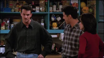 Épisode 20 : Celui qui se met à parler.
Que font Joey, Chandler et Richard pour leur première sortie ensemble ?