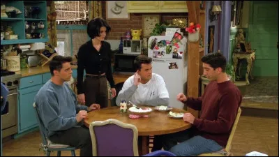 Épisode 6 : Celui qui a oublié un bébé dans le bus.
Quels fruits étaient présents dans la tarte de Monica, qui a conduit à une crise d'allergie de Ross ?