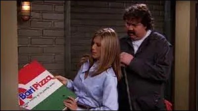 Épisode 4 : Celui qui apprenait à danser.
Pourquoi Phoebe se fait-elle renvoyer de son travail de masseuse ?