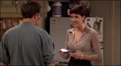 Épisode 6 : Celui qui fréquentait une souillon.
Quel livre Chandler offre-t-il à Kathy ?