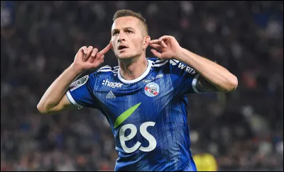 Vrai ou faux : Dimitri Liénard est le capitaine du Racing.