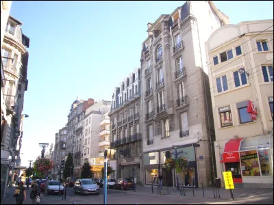 Auguste Renoir et Maryse Bastié y sont nés :