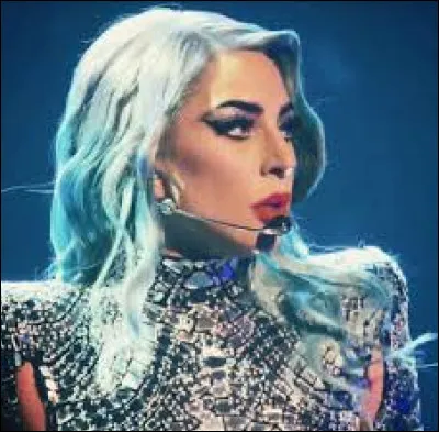 Depuis quand joue-t-elle de la musique ?